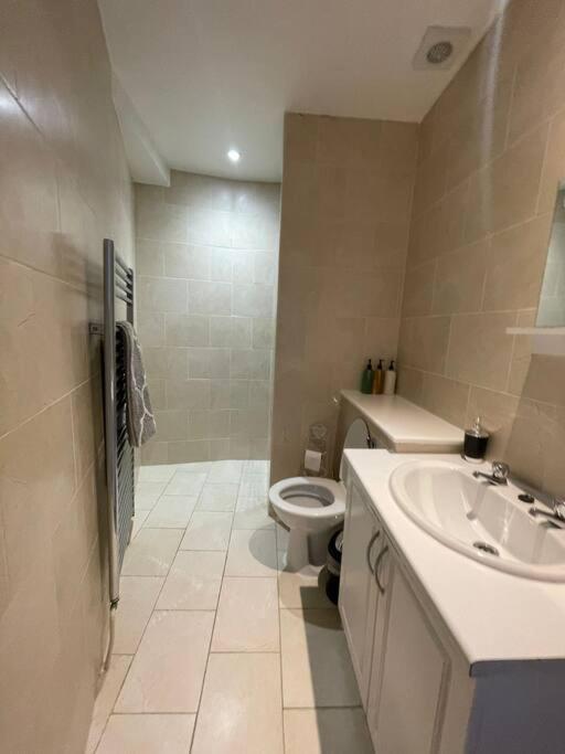 2 Bed Flat Outside Liverpool Street Station! Appartamento