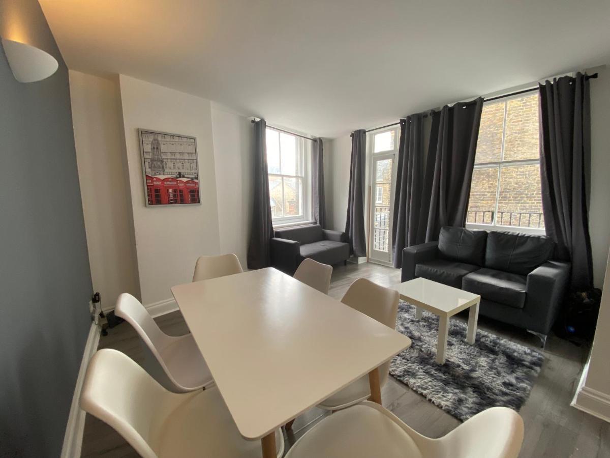 2 Bed Flat Outside Liverpool Street Station! * Londra